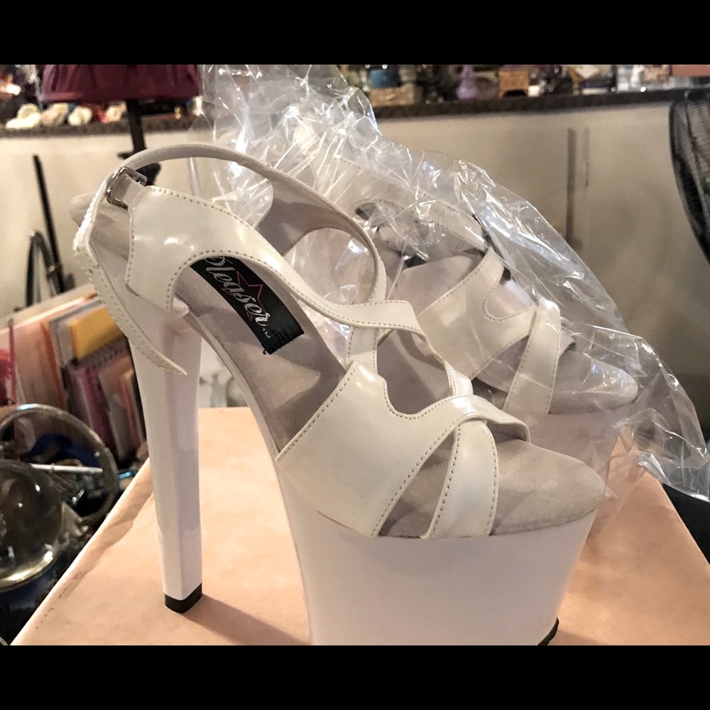 Pleaser white size 6.. 7 inch